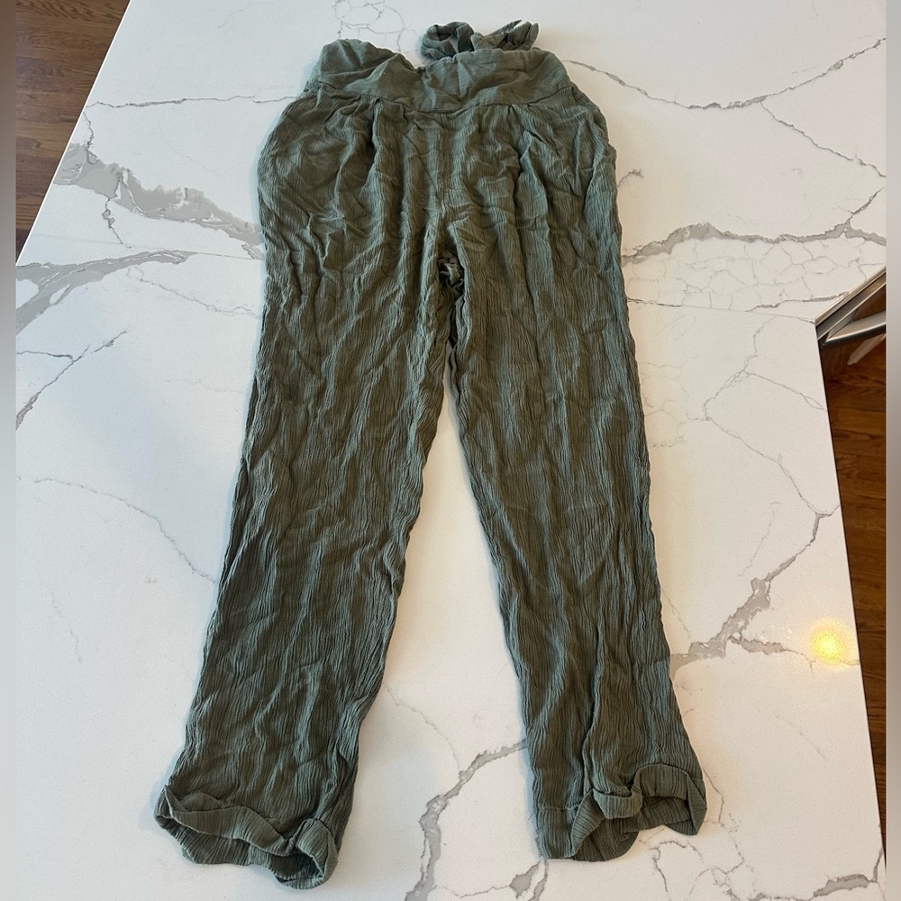 American Eagle Olive Pants